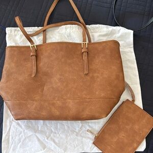 Elegant Tan Tote Bag with Pouch